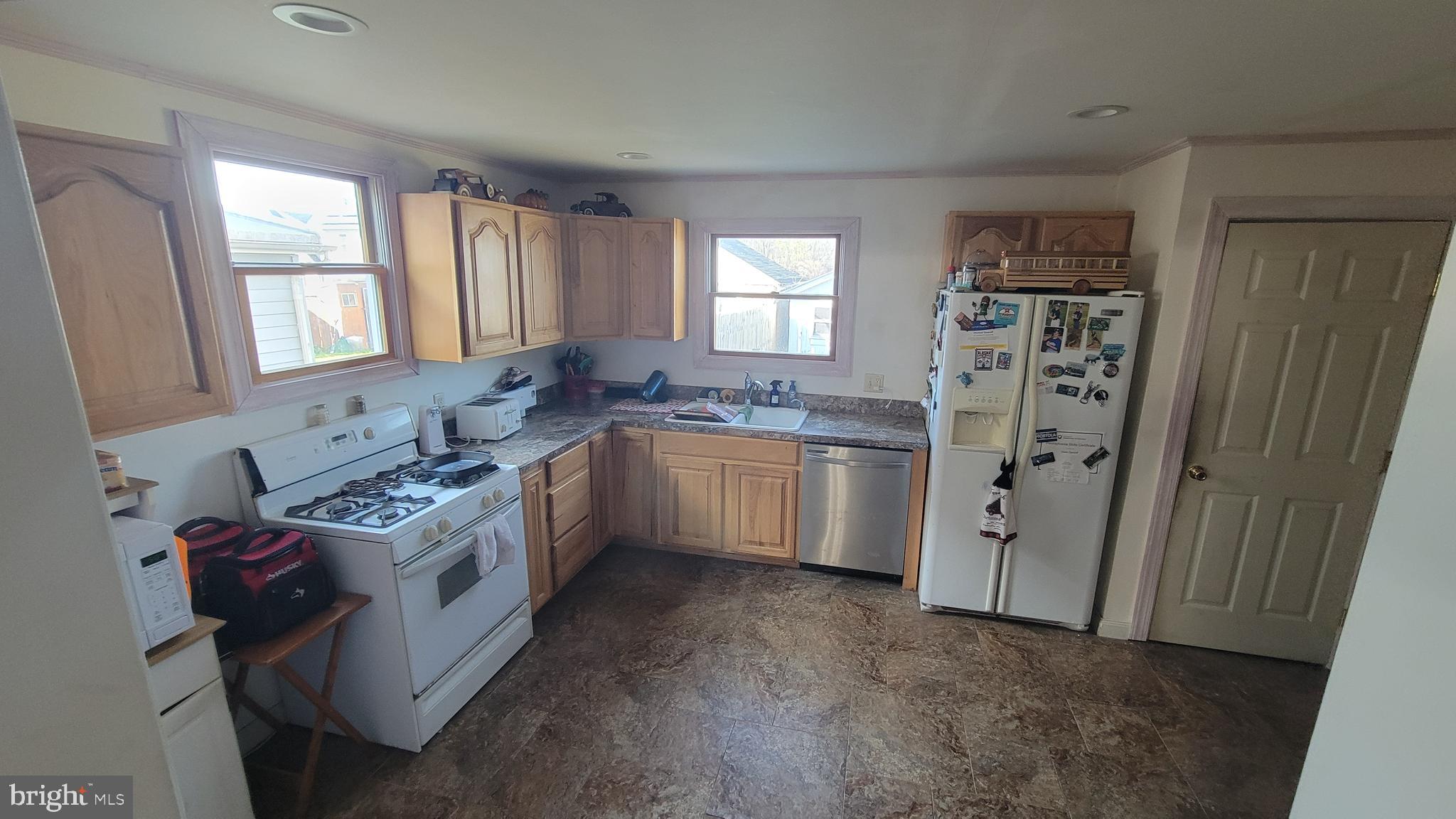 1747 Temple Avenue Lancaster, PA 17603 - Photo 5 of 19
