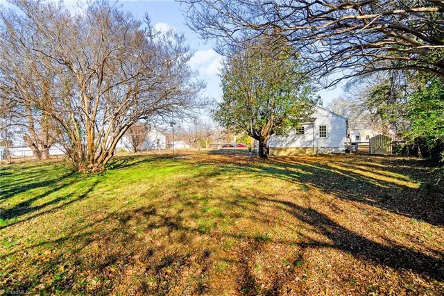 $215,000 | 1020 Lakeside Avenue, Burlington, NC 27217