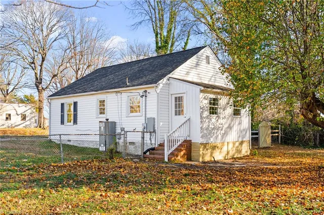 $215,000 | 1020 Lakeside Avenue, Burlington, NC 27217