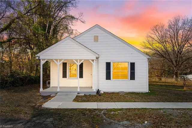 $215,000 | 1020 Lakeside Avenue, Burlington, NC 27217