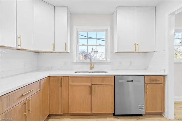 $215,000 | 1020 Lakeside Avenue, Burlington, NC 27217