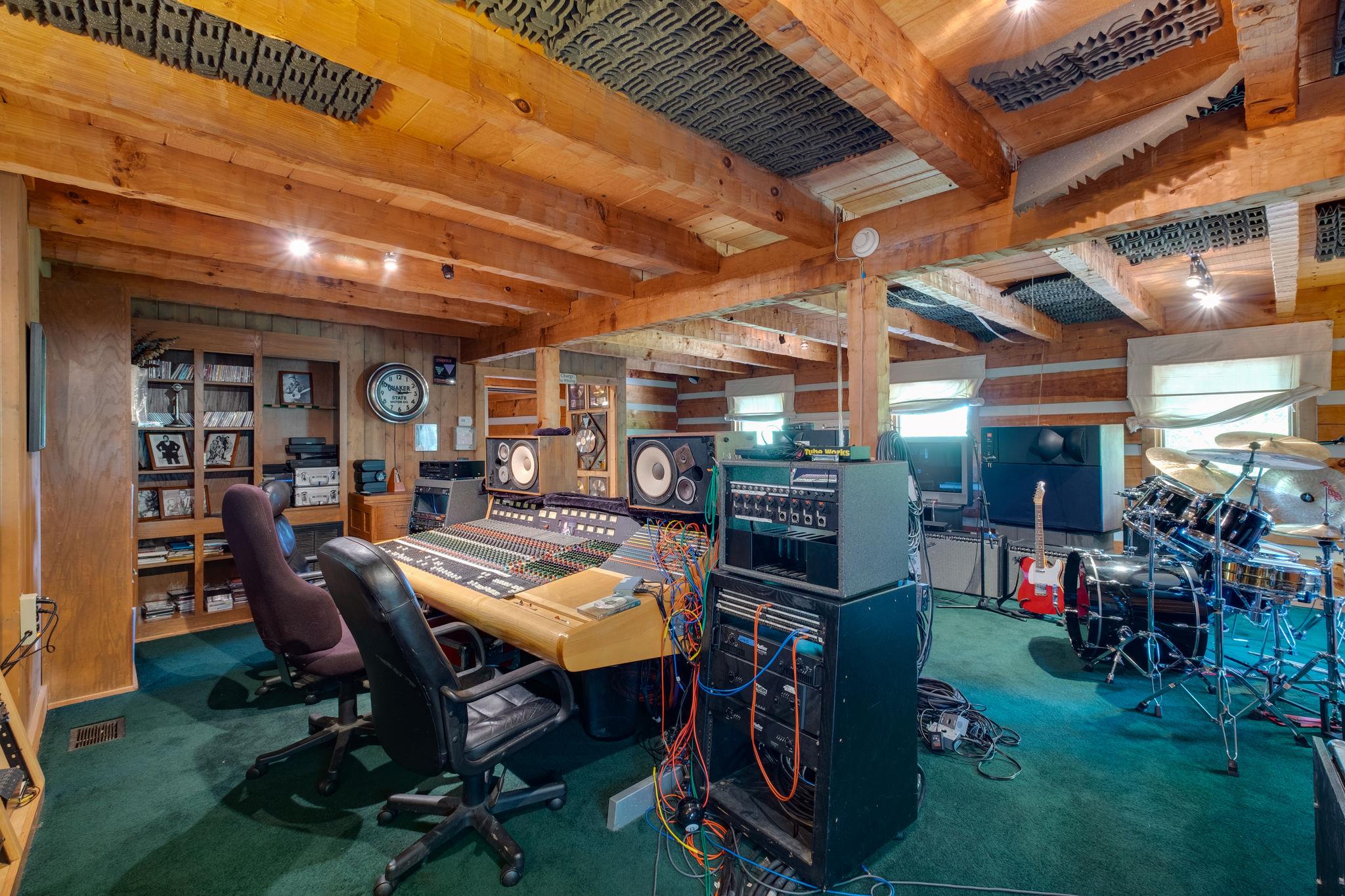 3360 Sweeney Hollow Road Franklin, TN 37064 - Photo 19 of 30 a view of a chairs in a room