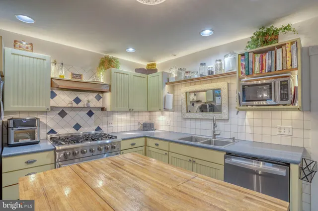 $319,500 | 29380 Old Locust Grove Road, Kennedyville, MD 21645