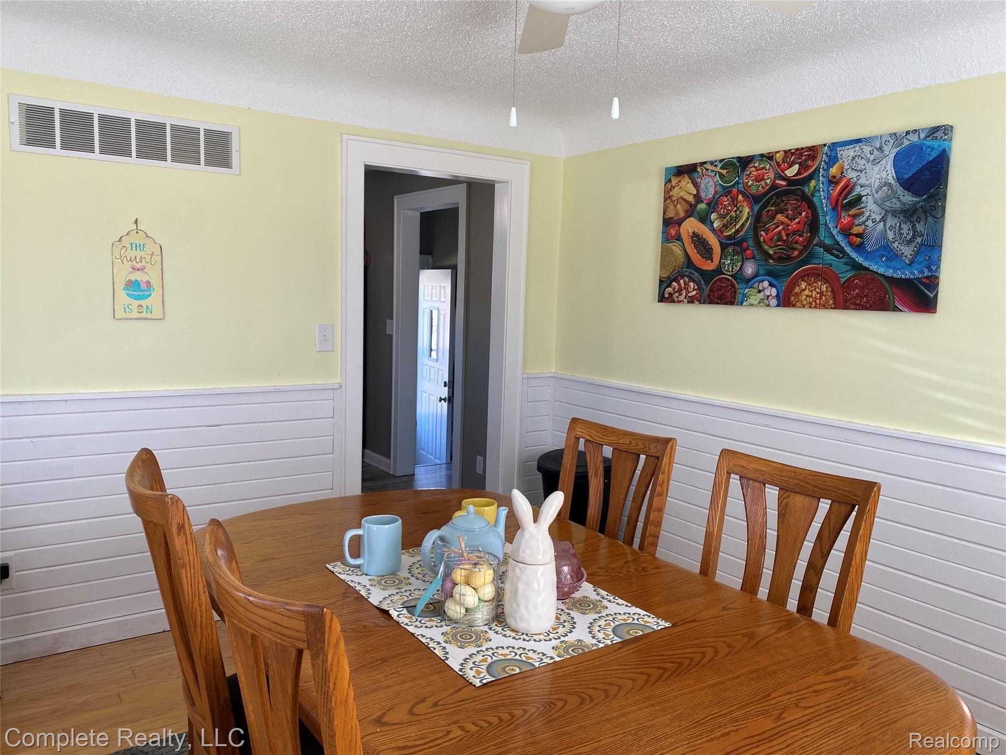 5447 Lapeer Road Burton, MI 48509 - Photo 5 of 61 2021-04-02 12.21