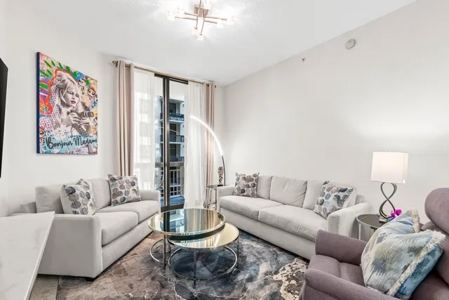 $6,200 | 701 South Olive Avenue, Unit 807, West Palm Beach, FL 33401