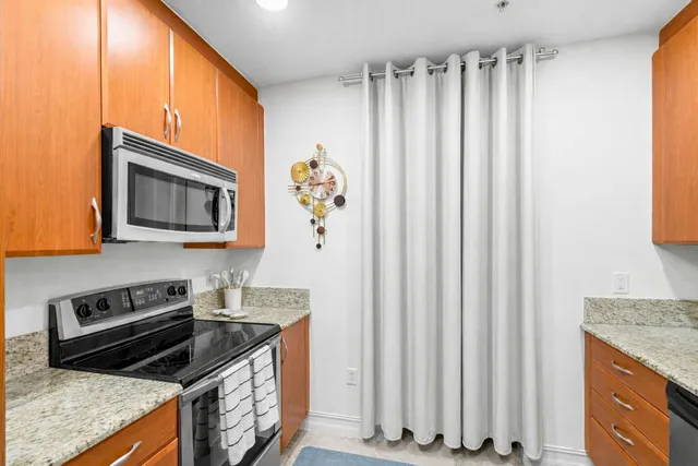 $6,200 | 701 South Olive Avenue, Unit 807, West Palm Beach, FL 33401