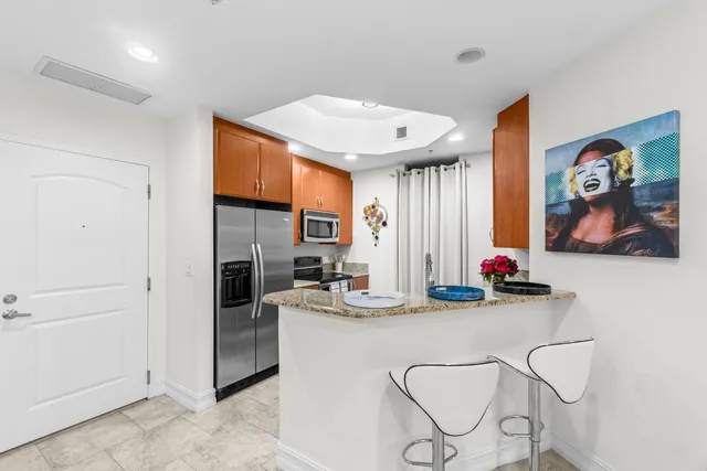 $6,200 | 701 South Olive Avenue, Unit 807, West Palm Beach, FL 33401