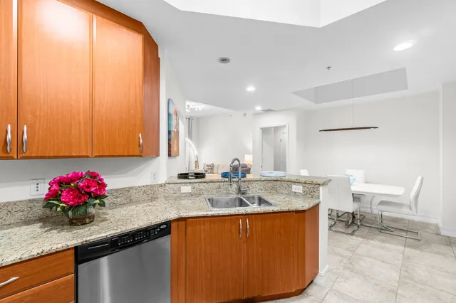 $6,200 | 701 South Olive Avenue, Unit 807, West Palm Beach, FL 33401