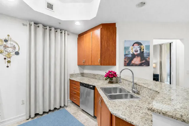 $6,200 | 701 South Olive Avenue, Unit 807, West Palm Beach, FL 33401