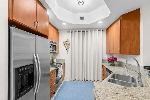 $6,200 | 701 South Olive Avenue, Unit 807, West Palm Beach, FL 33401