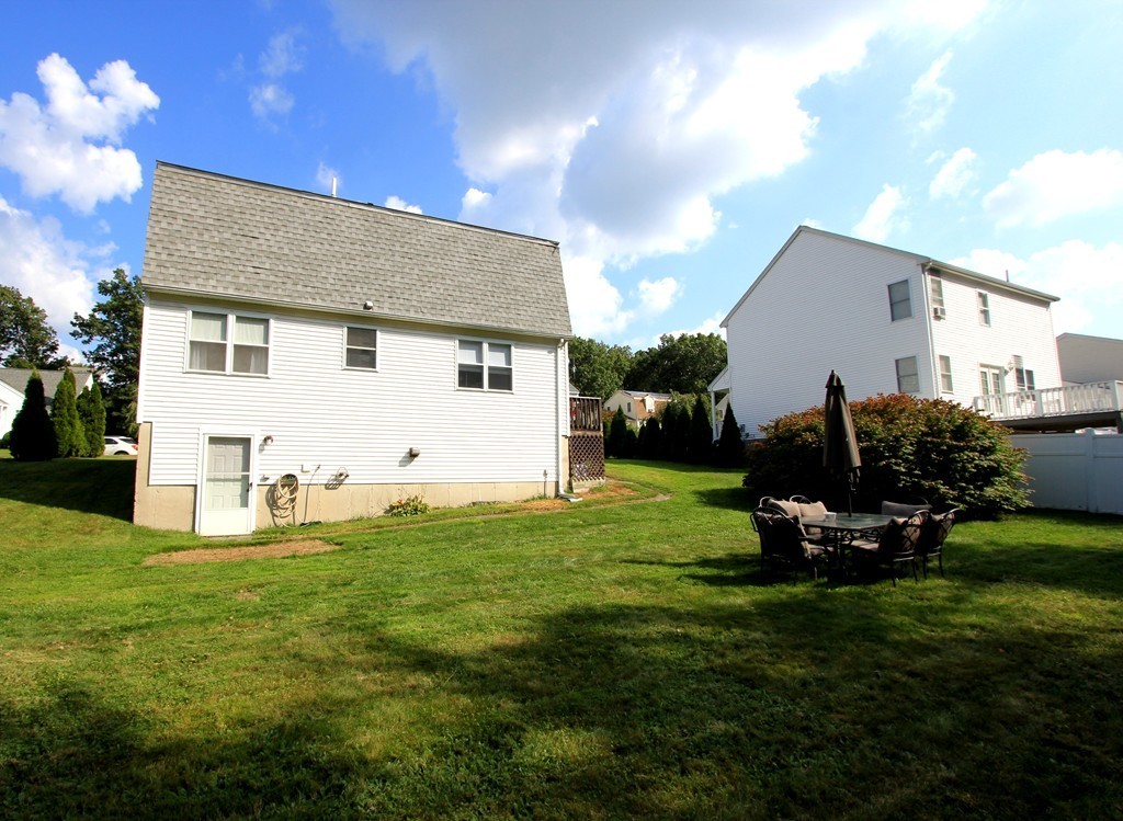 292 Acropolis Road Lowell, MA 01854 - Photo 3 of 29