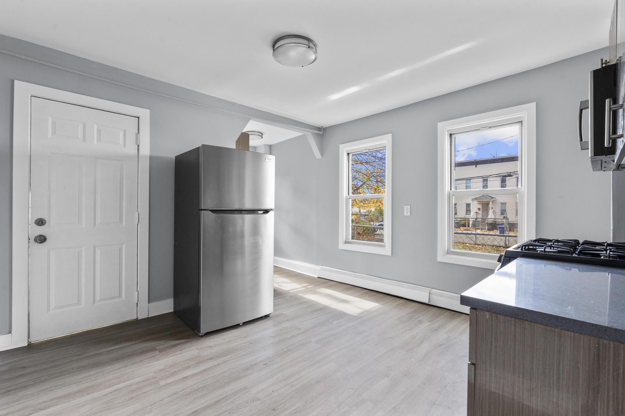 746 Maple Street Bridgeport, CT 06608 - Photo 11 of 38