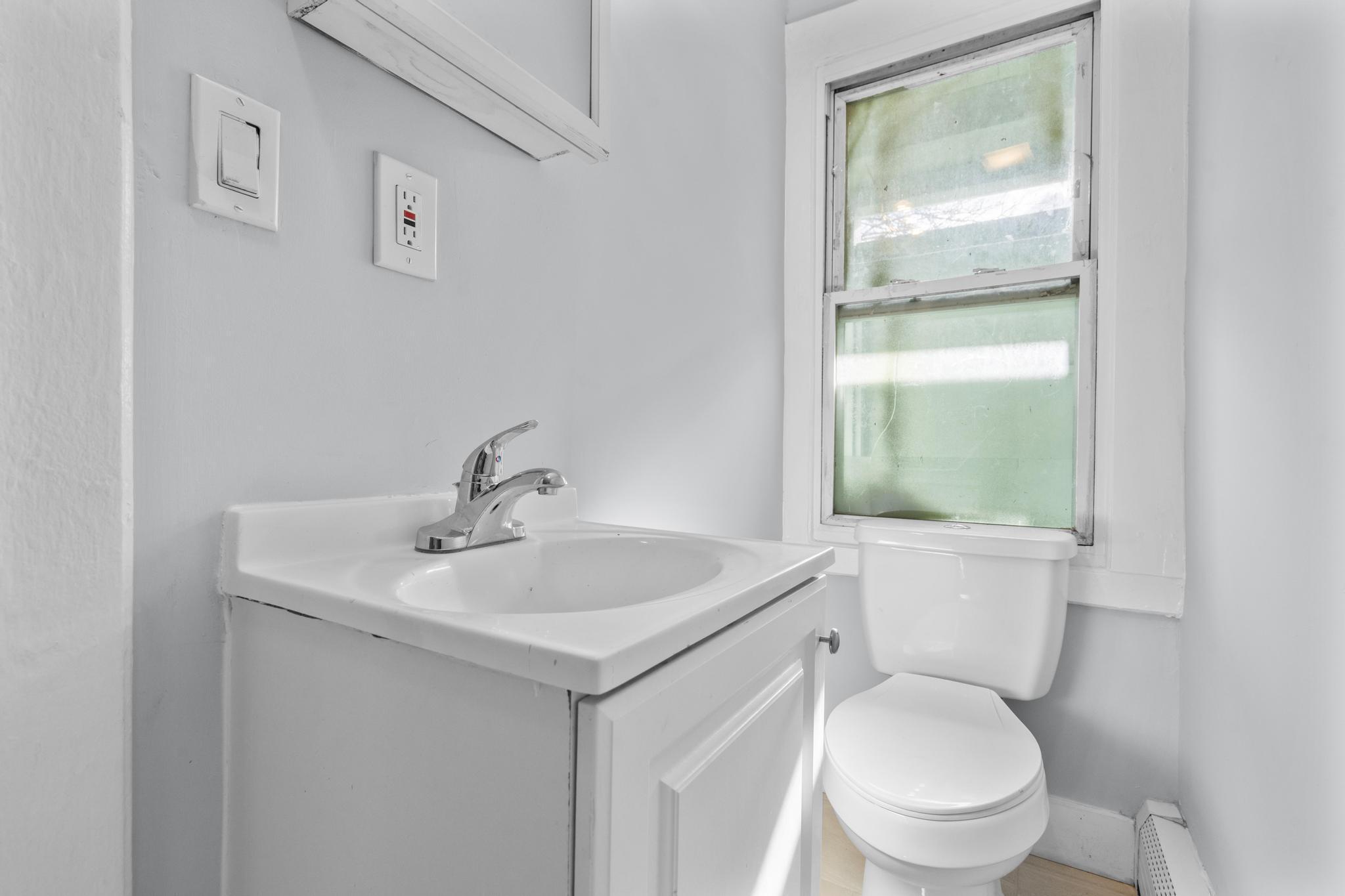 746 Maple Street Bridgeport, CT 06608 - Photo 19 of 38