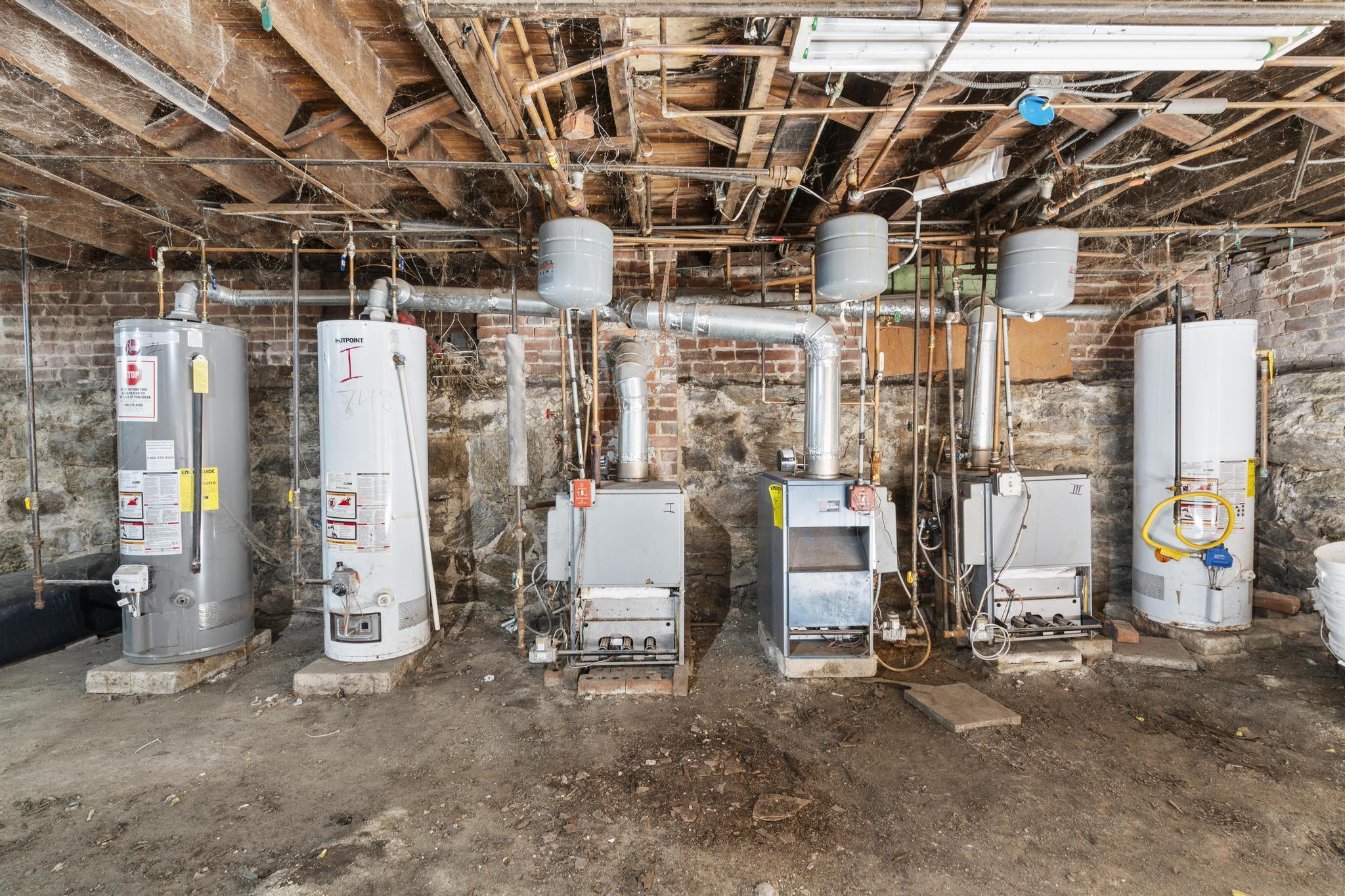 746 Maple Street Bridgeport, CT 06608 - Photo 24 of 38