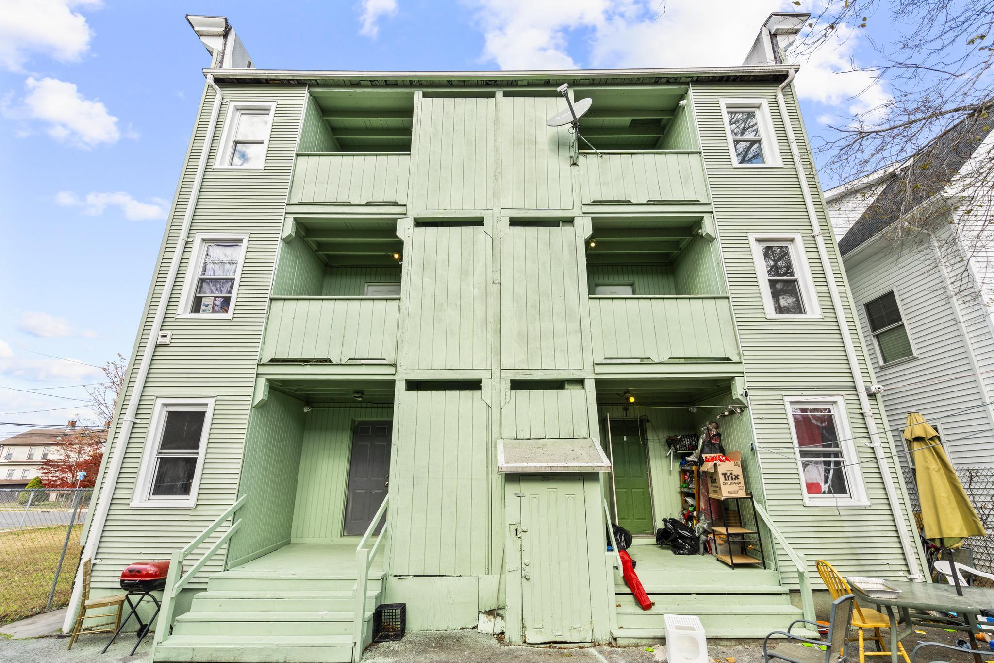 746 Maple Street Bridgeport, CT 06608 - Photo 27 of 38