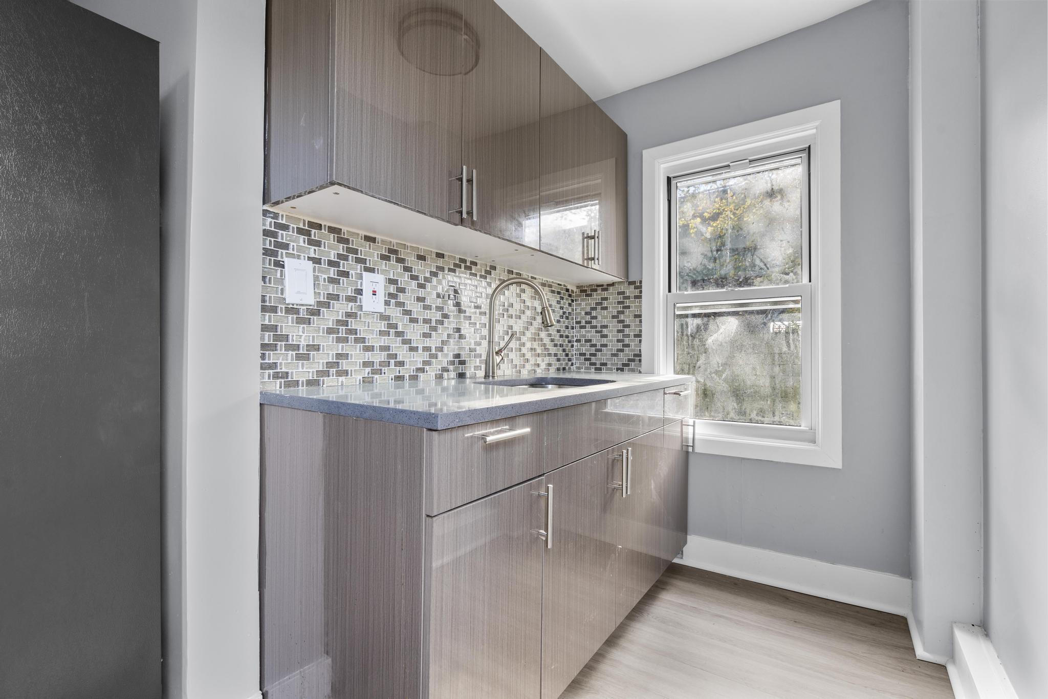 746 Maple Street Bridgeport, CT 06608 - Photo 8 of 38