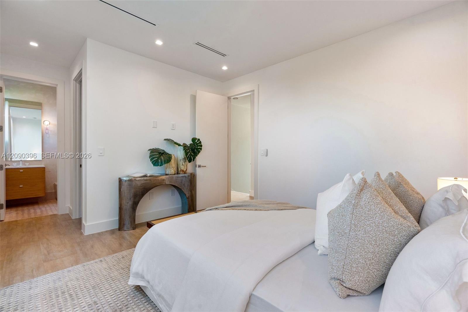 5701 North Bay Road Miami Beach, FL 33140 - Photo 36 of 60 Gallery Image 36