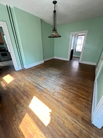 a view of empty room with window