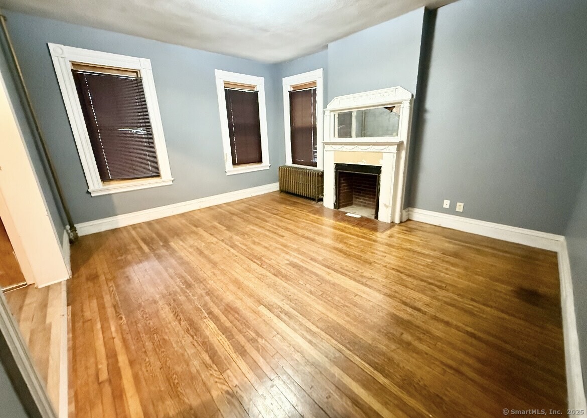 337 Laurel Street Hartford, CT 06105 - Photo 6 of 21