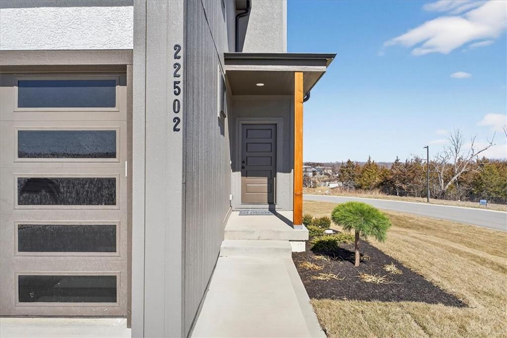 22598 West 93rd Street Lenexa, KS 66227 - Photo 4 of 56