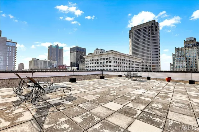 $199,000 | 1010 St Charles Street, Unit 803, St. Louis, MO 63101