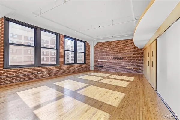 $199,000 | 1010 St Charles Street, Unit 803, St. Louis, MO 63101