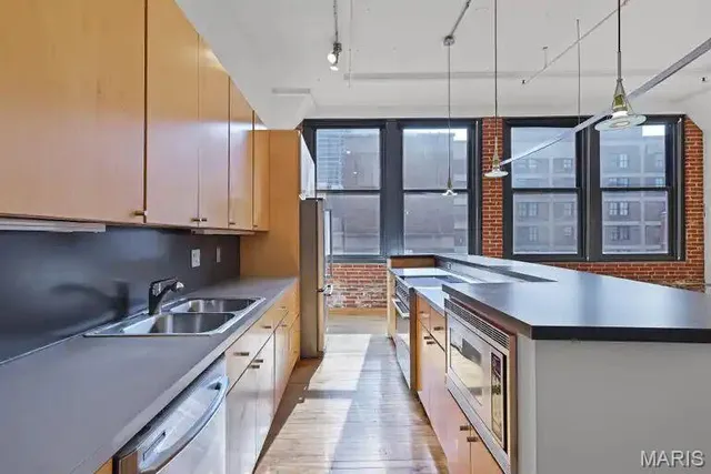 $199,000 | 1010 St Charles Street, Unit 803, St. Louis, MO 63101