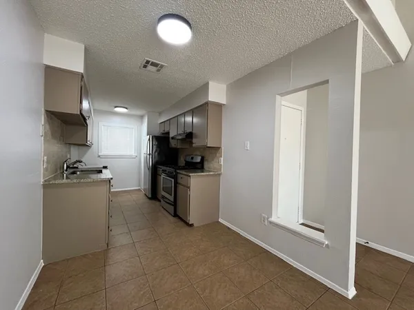 $1,500 | 1410 West Braker Lane, Unit B, Austin, TX 78758