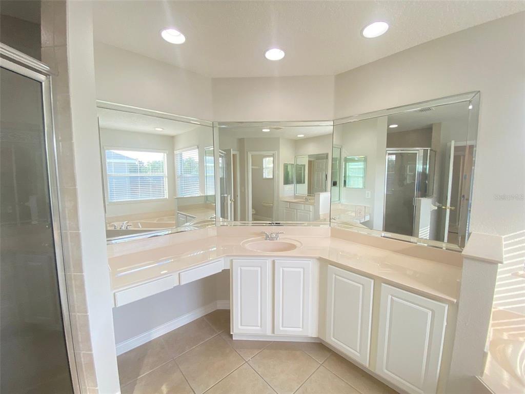 3113 Curving Oaks Way Orlando, FL 32820 - Photo 11 of 44