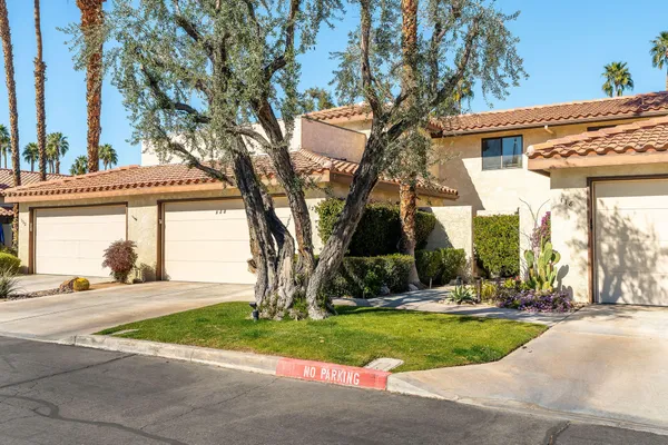 $392,000 | 120 Willow Lake Drive, Palm Desert, CA 92260