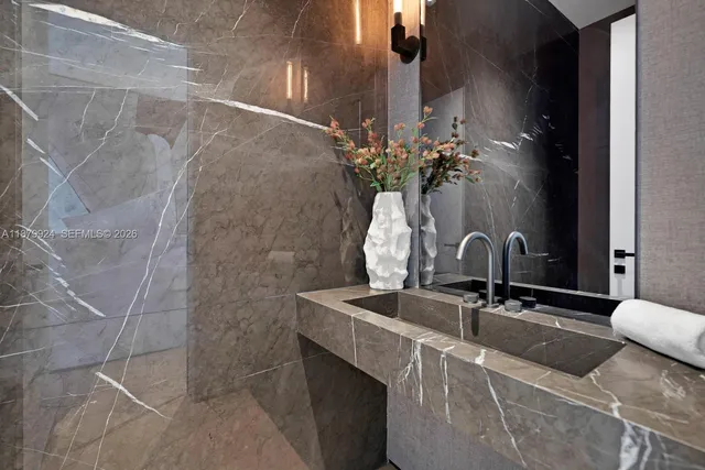 a view of entryway with furniture