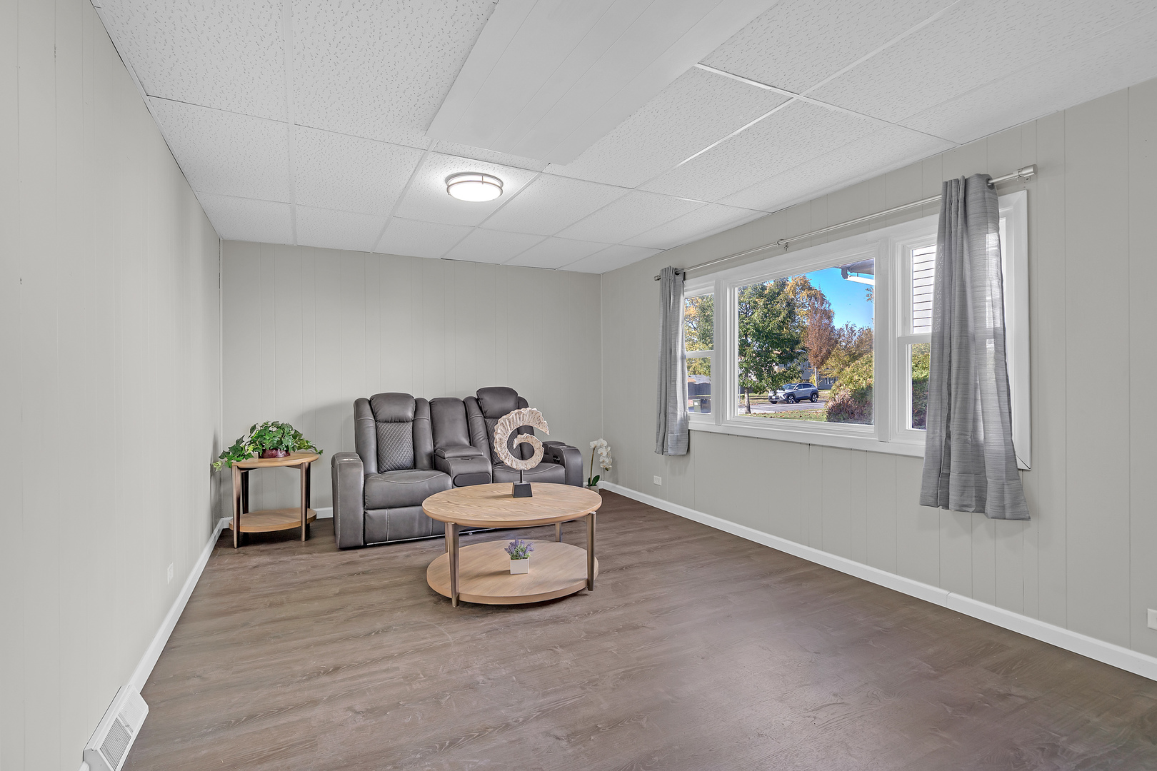 403 Arrowhead Trail Carol Stream, IL 60188 - Photo 14 of 22 a spacious bedroom with a bed and a window
