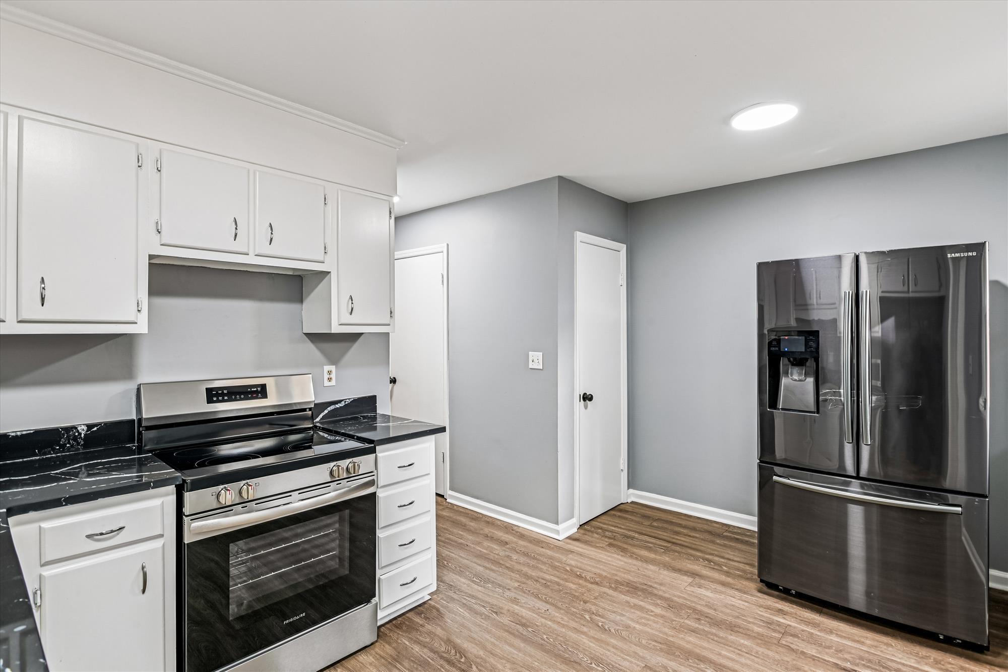 112 Kimeran Lane, Unit A Summerville, SC 29485 - Photo 11 of 35 interiors-kitchen-_dsc3129