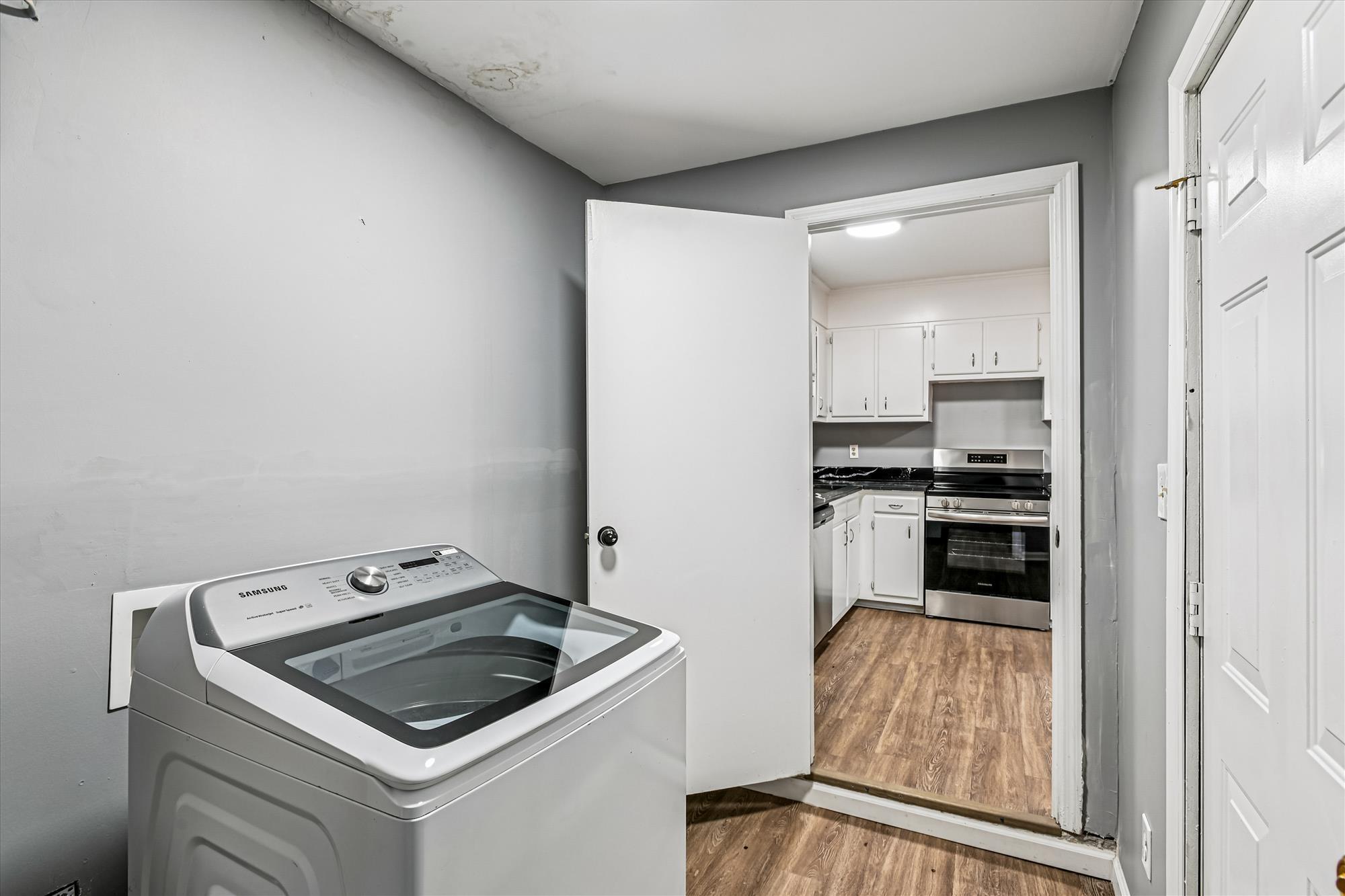 112 Kimeran Lane, Unit A Summerville, SC 29485 - Photo 13 of 35 interiors-laundry-_dsc3144