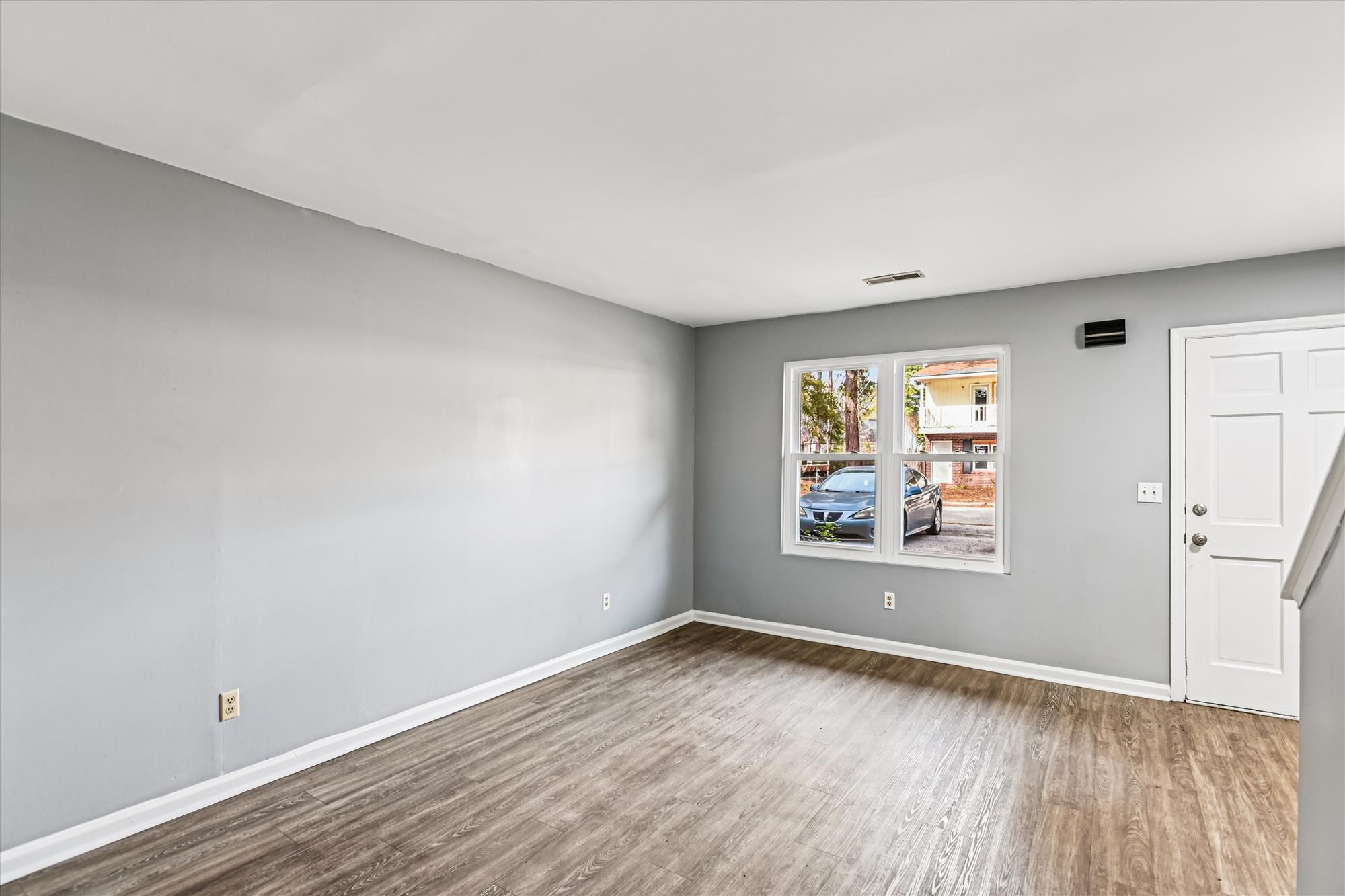 112 Kimeran Lane, Unit A Summerville, SC 29485 - Photo 7 of 35 interiors-living room-_dsc3104