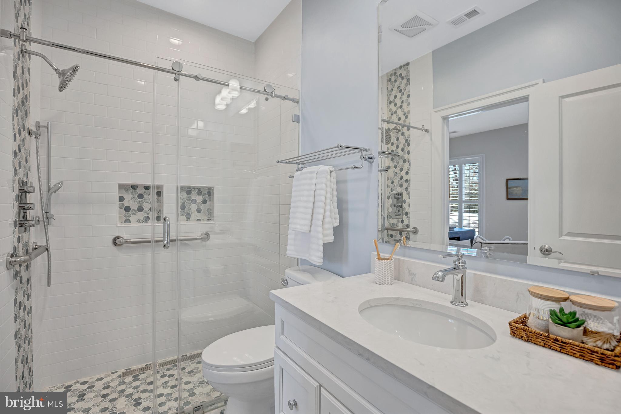 1820 Carpenter Road Alexandria, VA 22314 - Photo 7 of 80 a bathroom with a sink toilet tub and shower