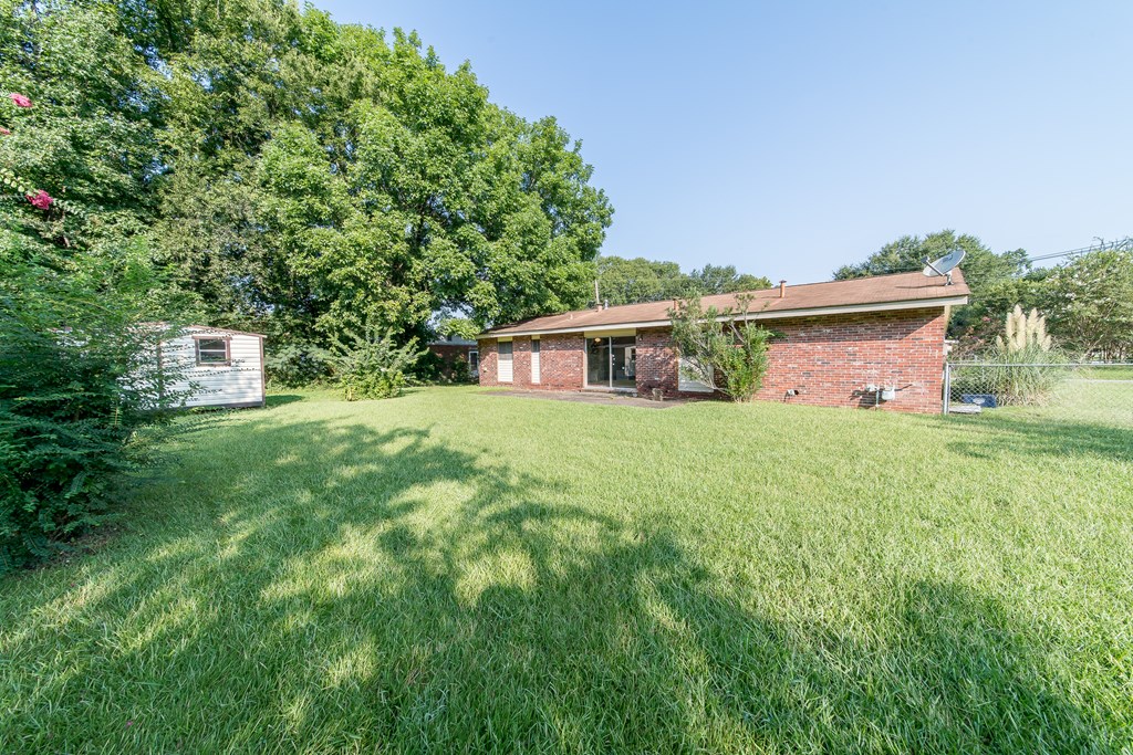 1046 Brighton Road Columbus, GA 31906 - Photo 6 of 31 Gallery Image 6