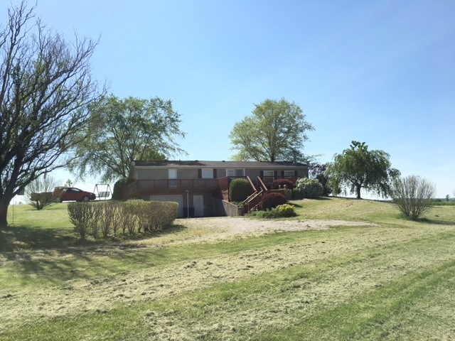 9150 South Voyles Road Pekin, IN 47165 - Photo 12 of 36 Gallery Image 12