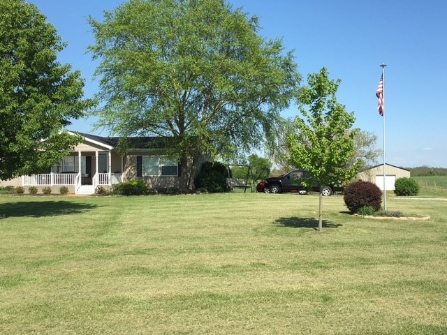 9150 South Voyles Road Pekin, IN 47165 - Photo 4 of 36 Gallery Image 4