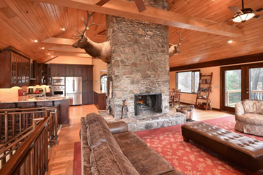 196 Ridgeview Drive Hidden Valley, PA 15502 - Photo 4 of 25 Gallery Image 4