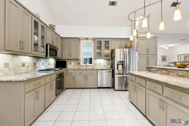 $525,000 | 10037 Ginger Pl Drive, Baton Rouge, LA 70817