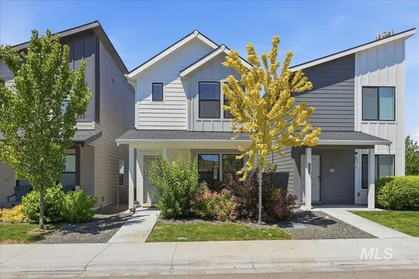 $329,900 | 941 South Wavetrain Avenue, Boise, ID 83709