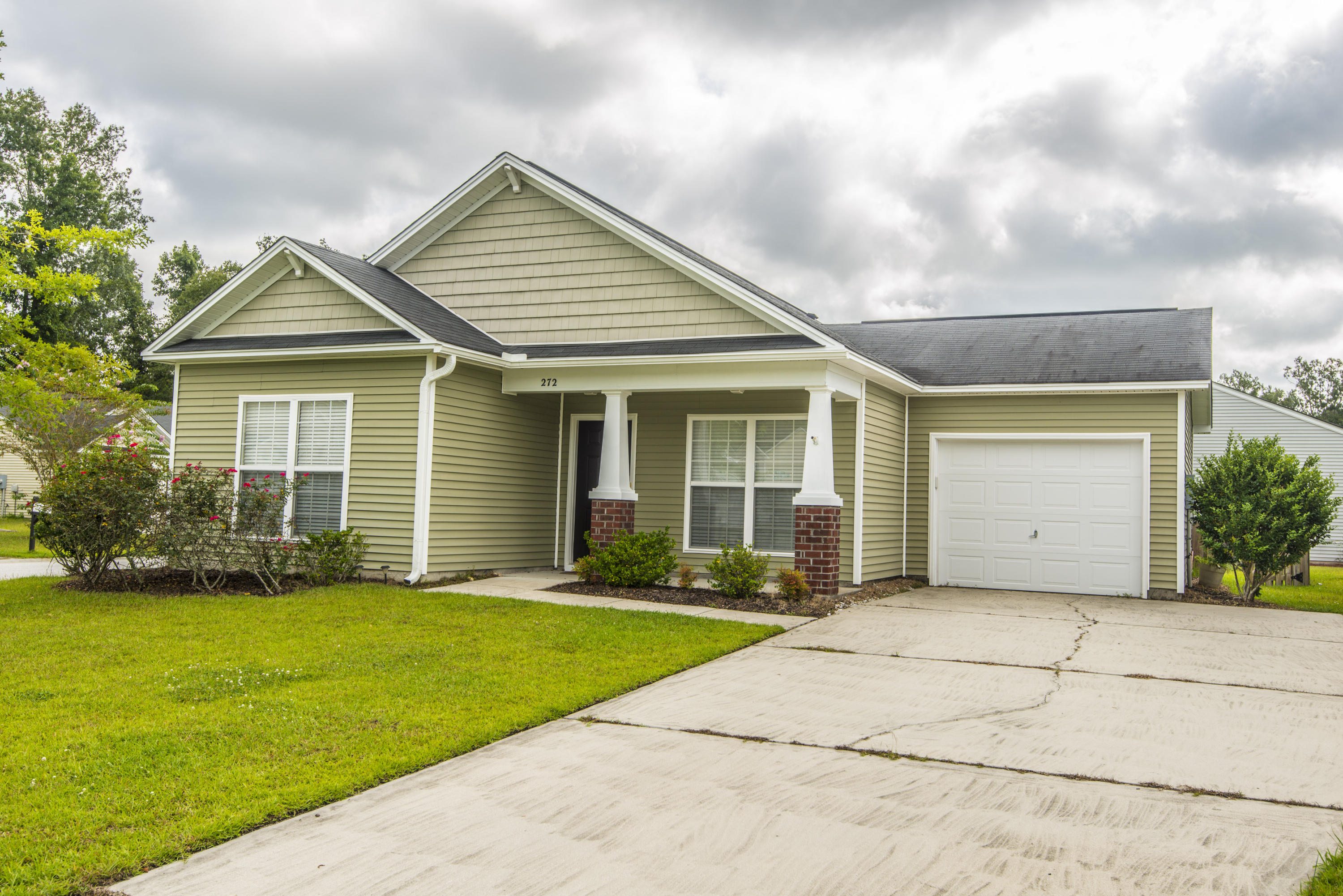 272 Island Green Road Goose Creek, SC 29445 - Photo 2 of 34 _DSC8302