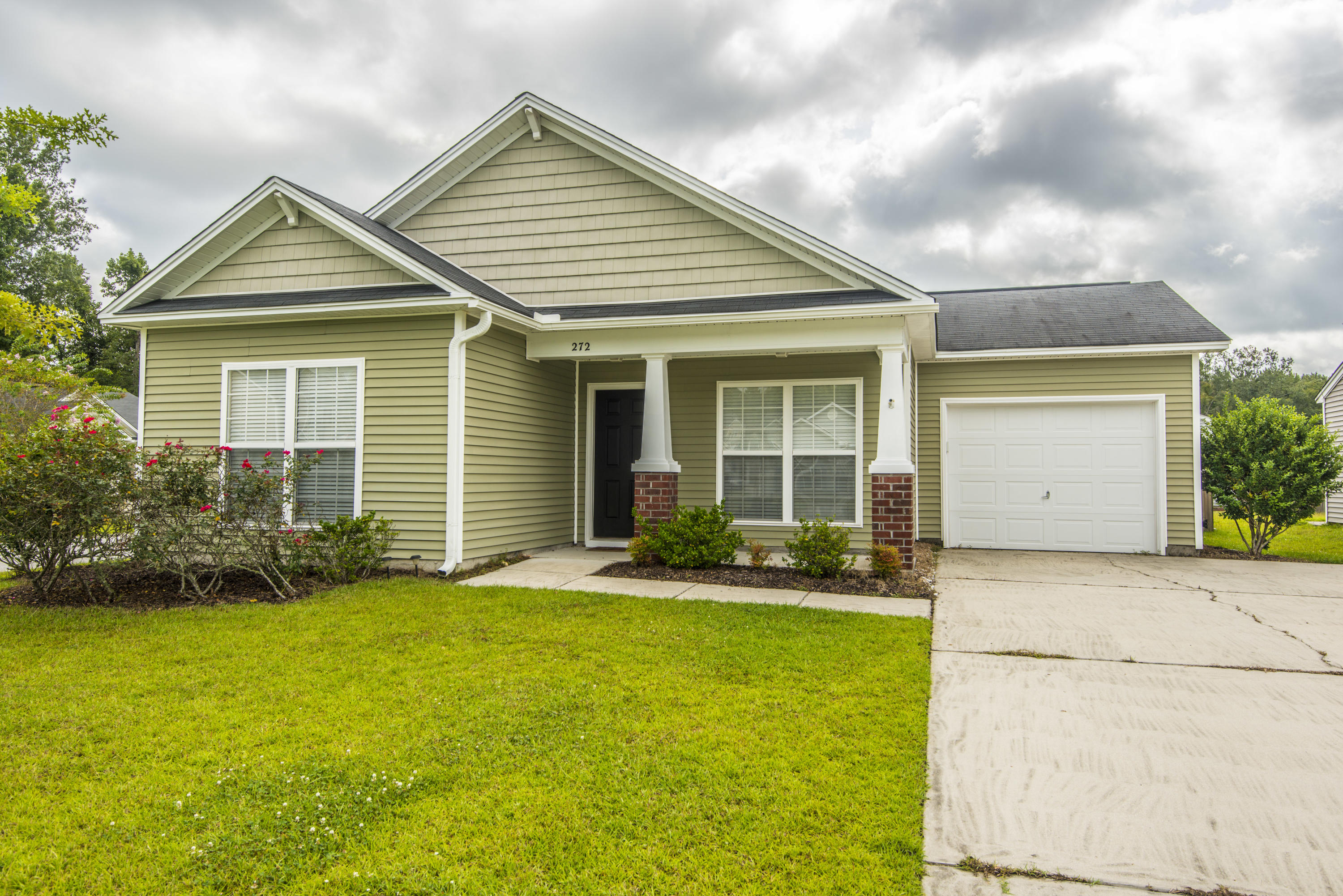 272 Island Green Road Goose Creek, SC 29445 - Photo 4 of 34 _DSC8305