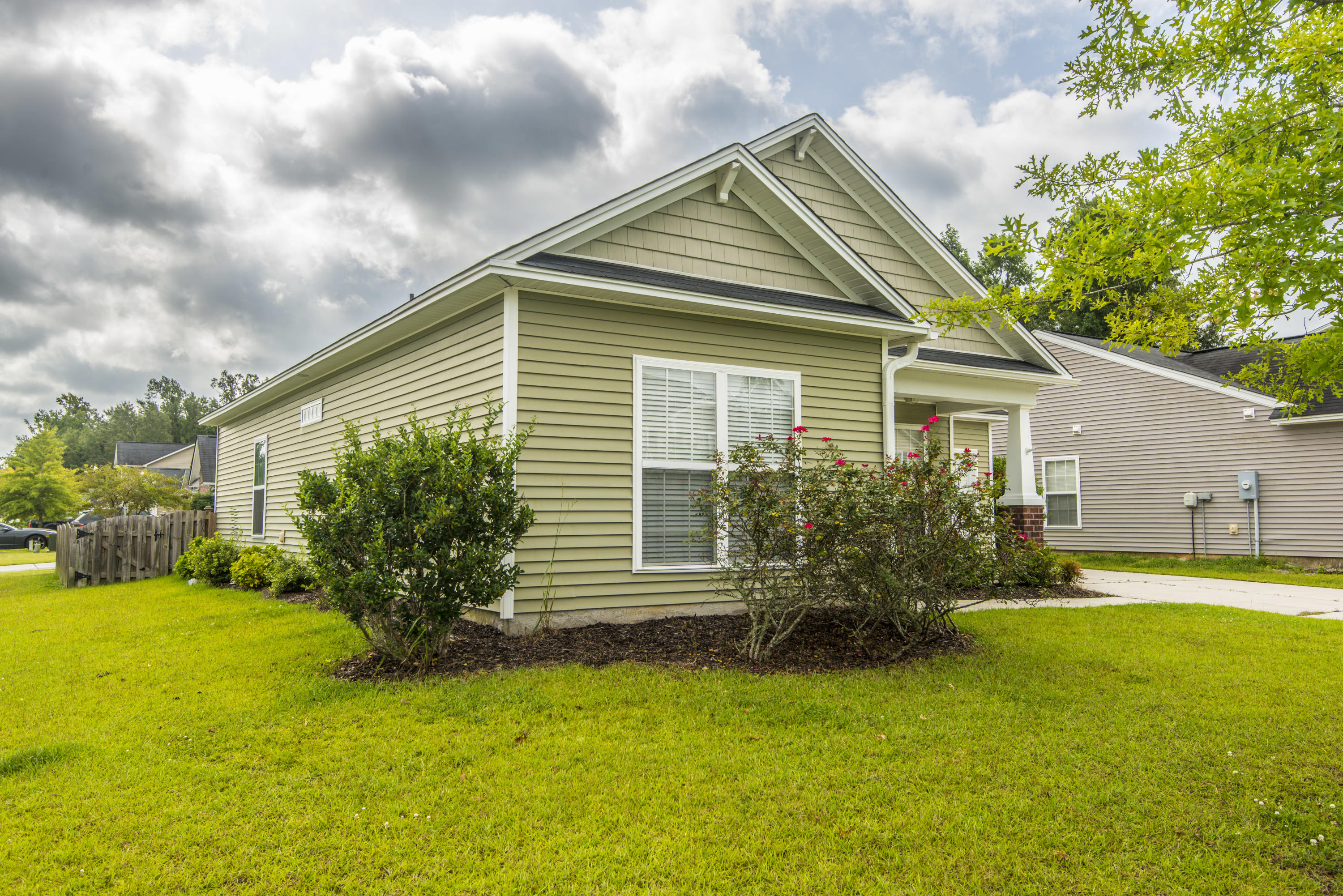 272 Island Green Road Goose Creek, SC 29445 - Photo 7 of 34 _DSC8308