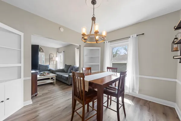 $375,000 | 202 Pick Avenue, Elmhurst, IL 60126