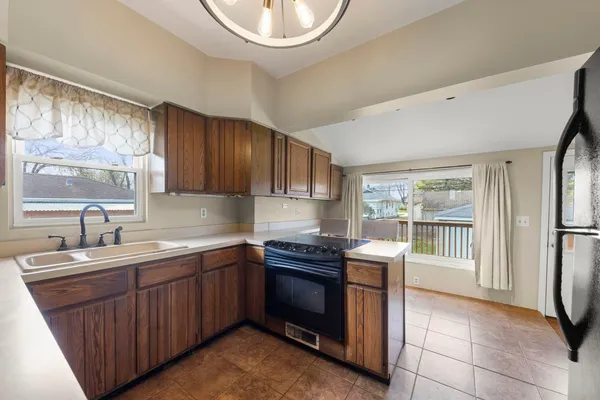 $375,000 | 202 Pick Avenue, Elmhurst, IL 60126