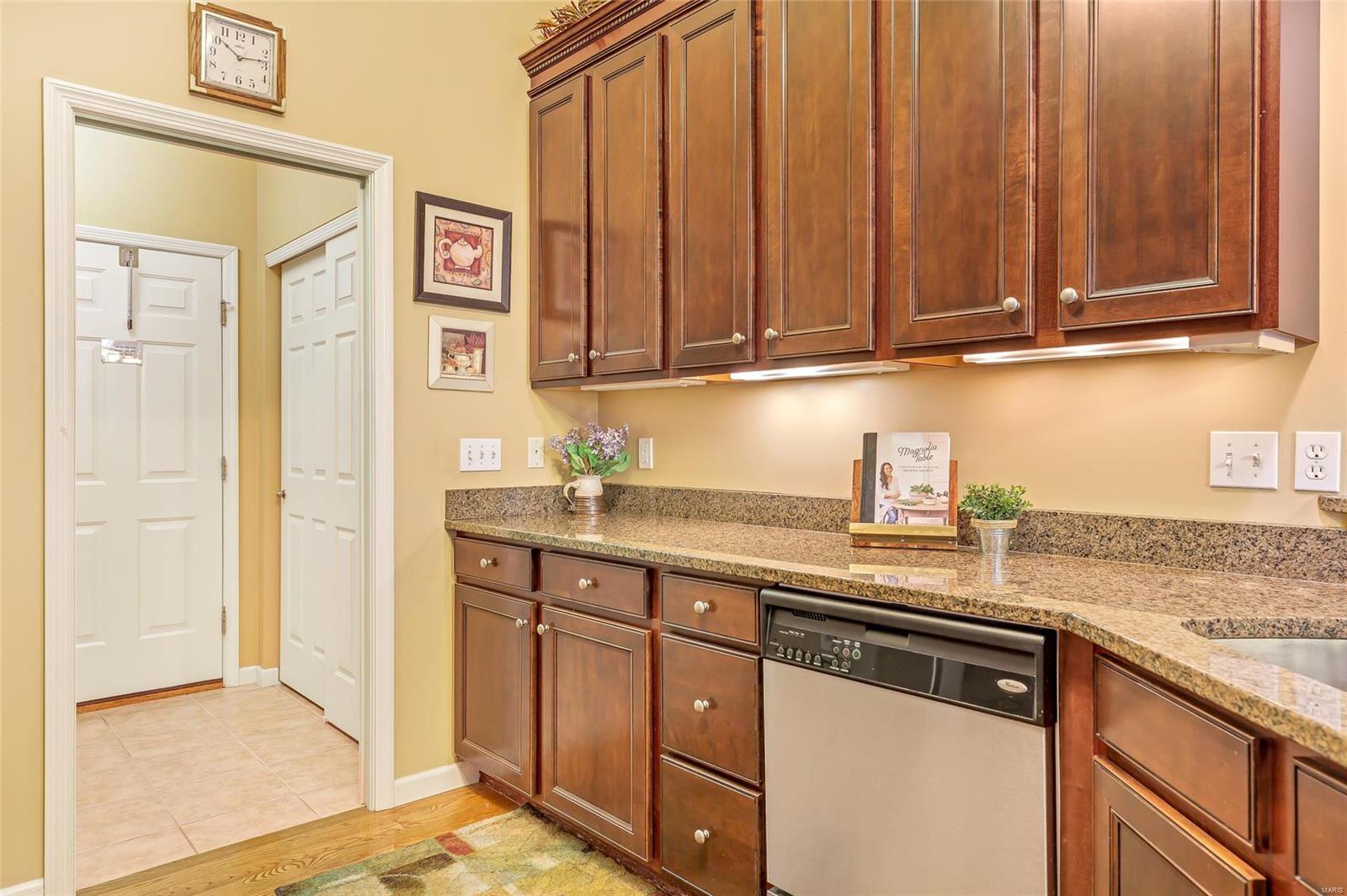 932 Ridgepointe Pl Circle Lake St. Louis, MO 63367 - Photo 14 of 60