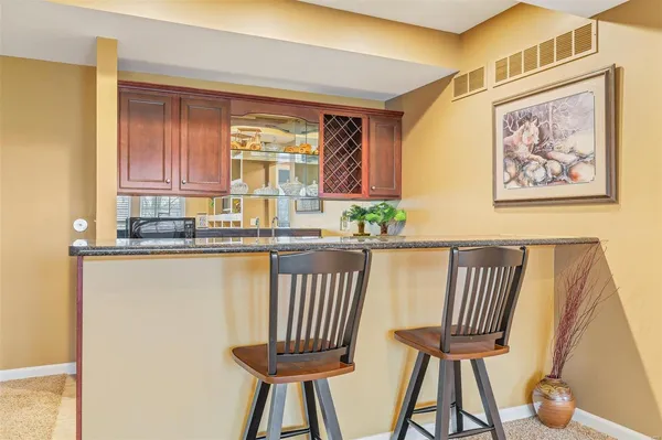 $475,000 | 932 Ridgepointe Pl Circle, Lake St. Louis, MO 63367