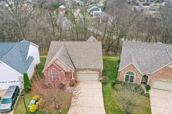 $475,000 | 932 Ridgepointe Pl Circle, Lake St. Louis, MO 63367